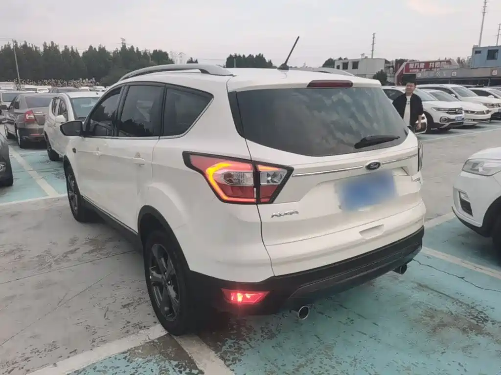 Ford Kuga — миниатюра 5