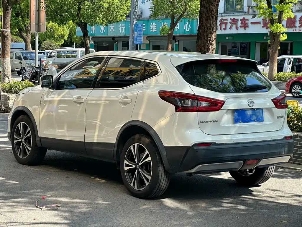 Nissan Qashqai — миниатюра 8
