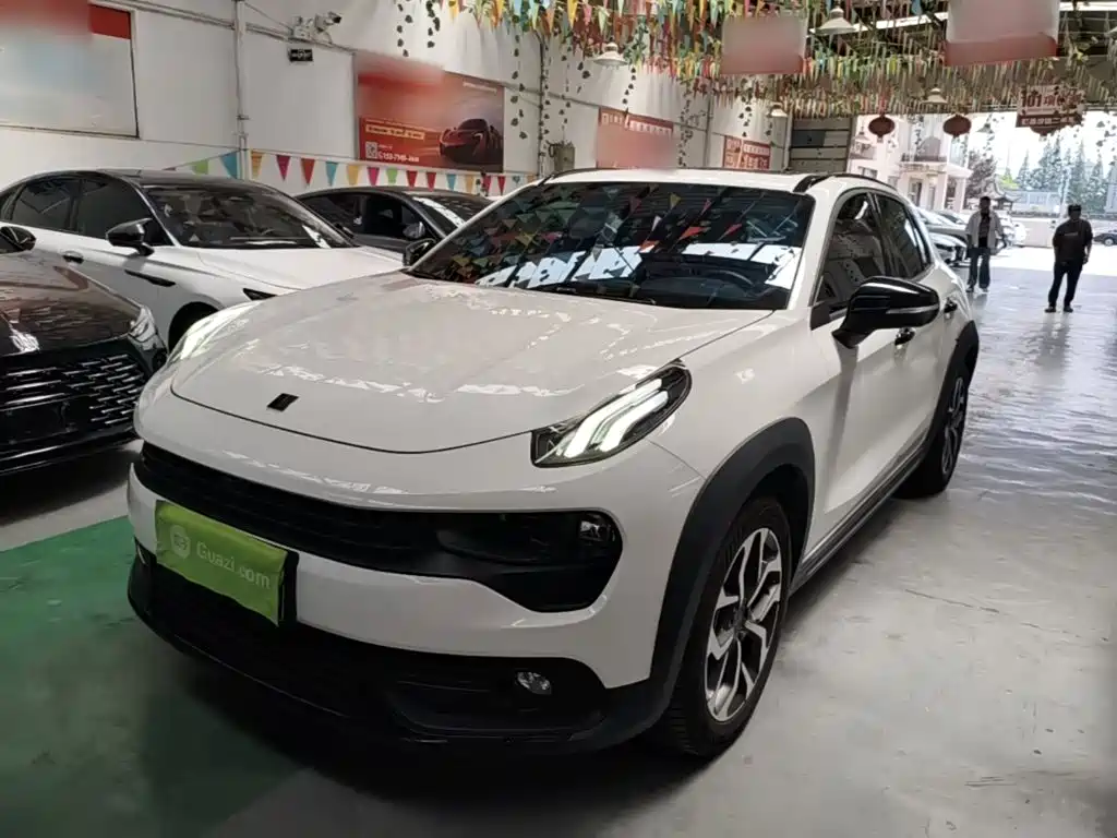 Lynk & Co 02