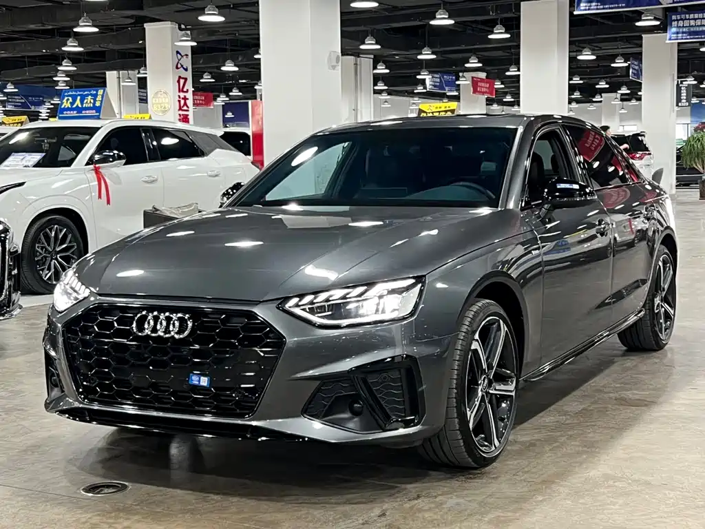 Audi A4L - фото 3