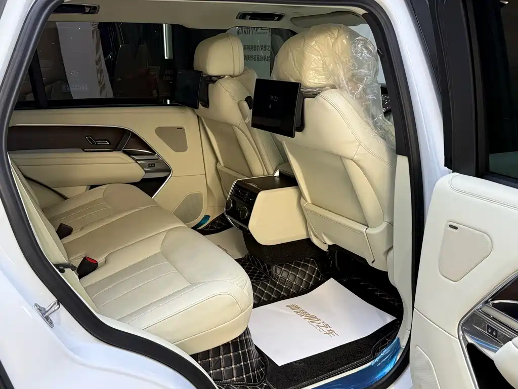 Land Rover Range Rover — миниатюра 17