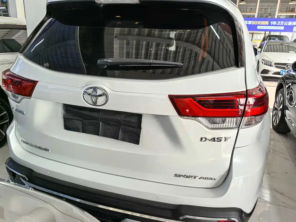 TOYOTA HIGHLANDER