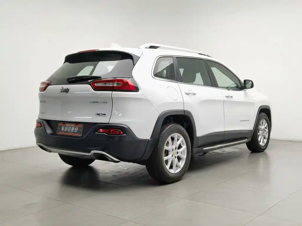 Jeep Cherokee — миниатюра 2