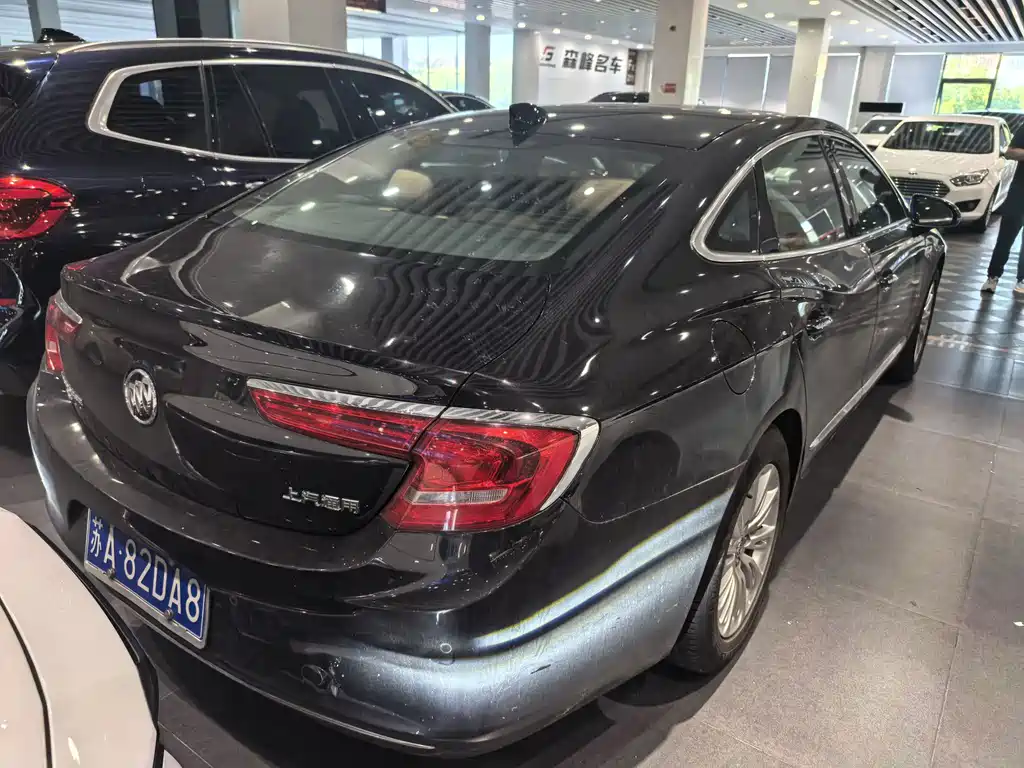 Buick LaCrosse — миниатюра 3