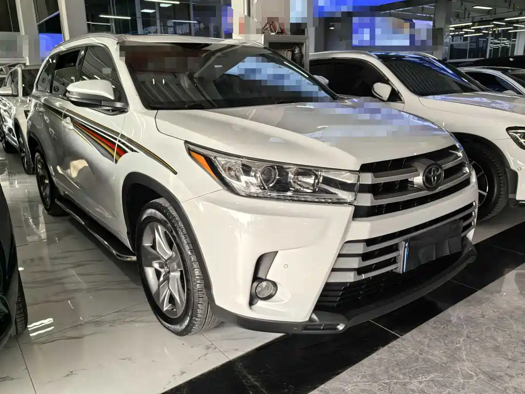 TOYOTA HIGHLANDER