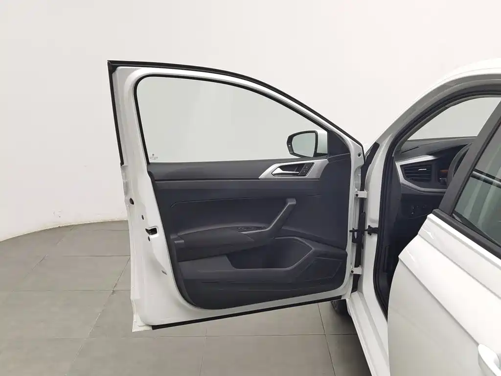 Volkswagen Polo — миниатюра 8