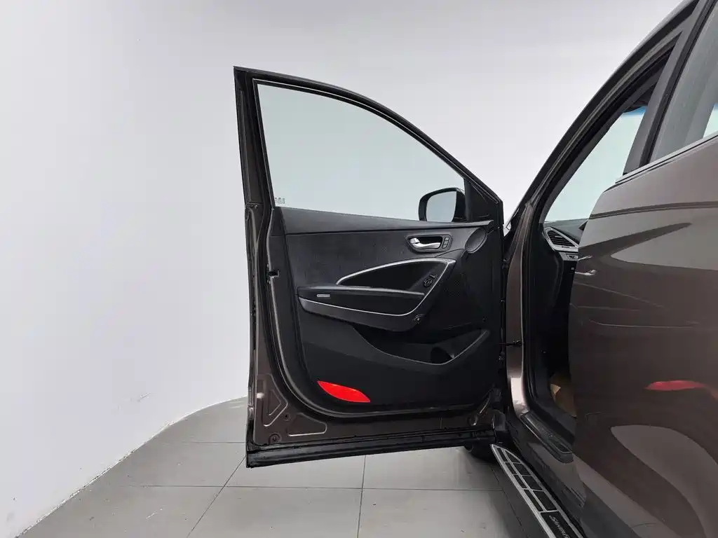 Hyundai Santa Fe — миниатюра 8