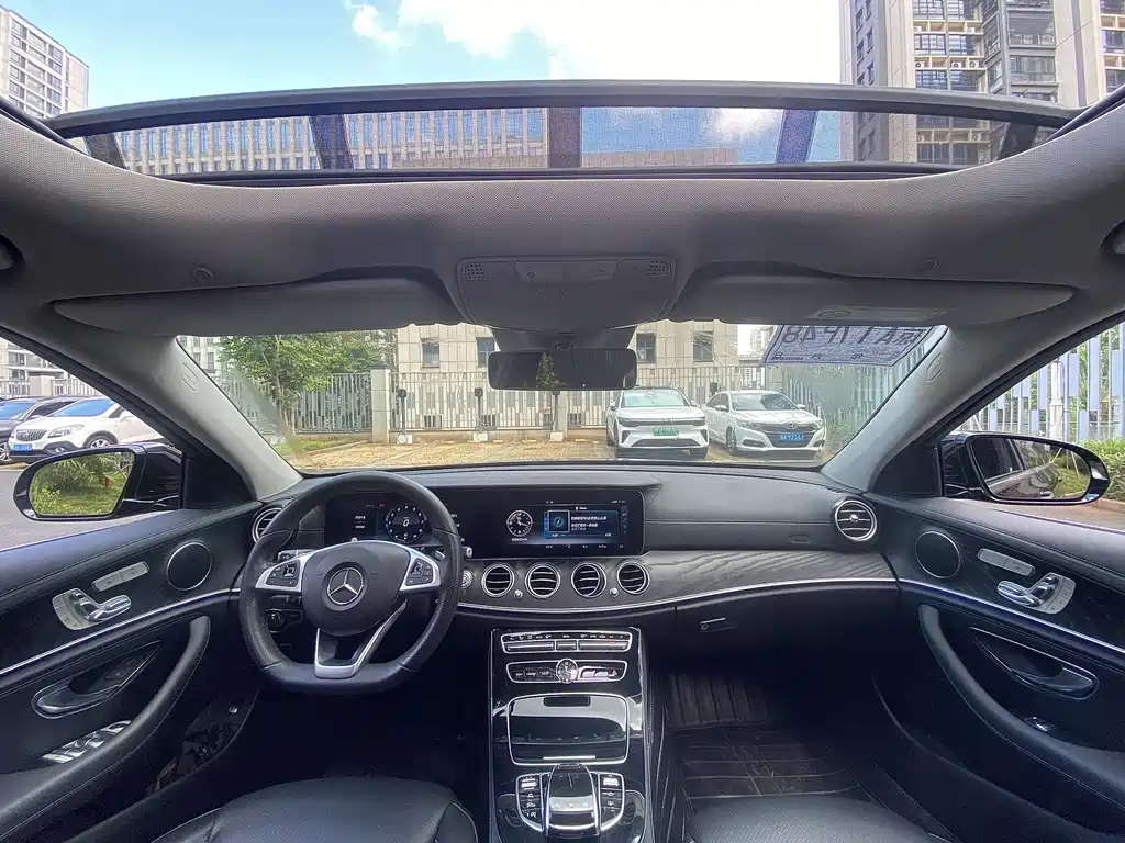 MERCEDES-BENZ E CLASS