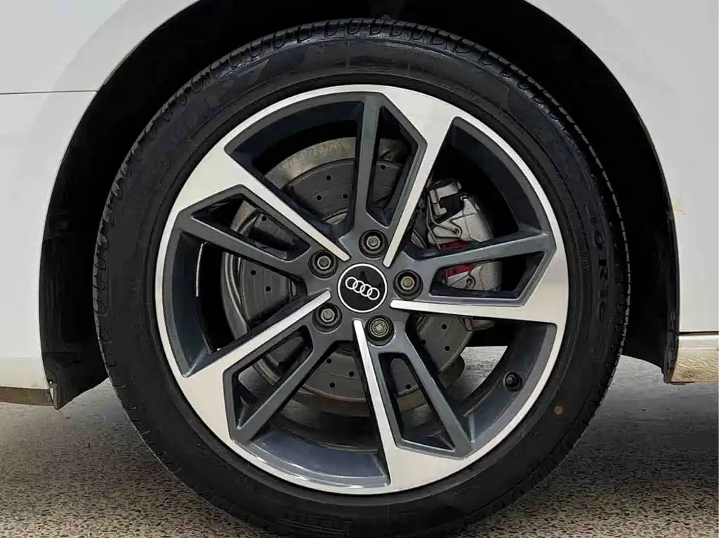 Audi A4L — миниатюра 7