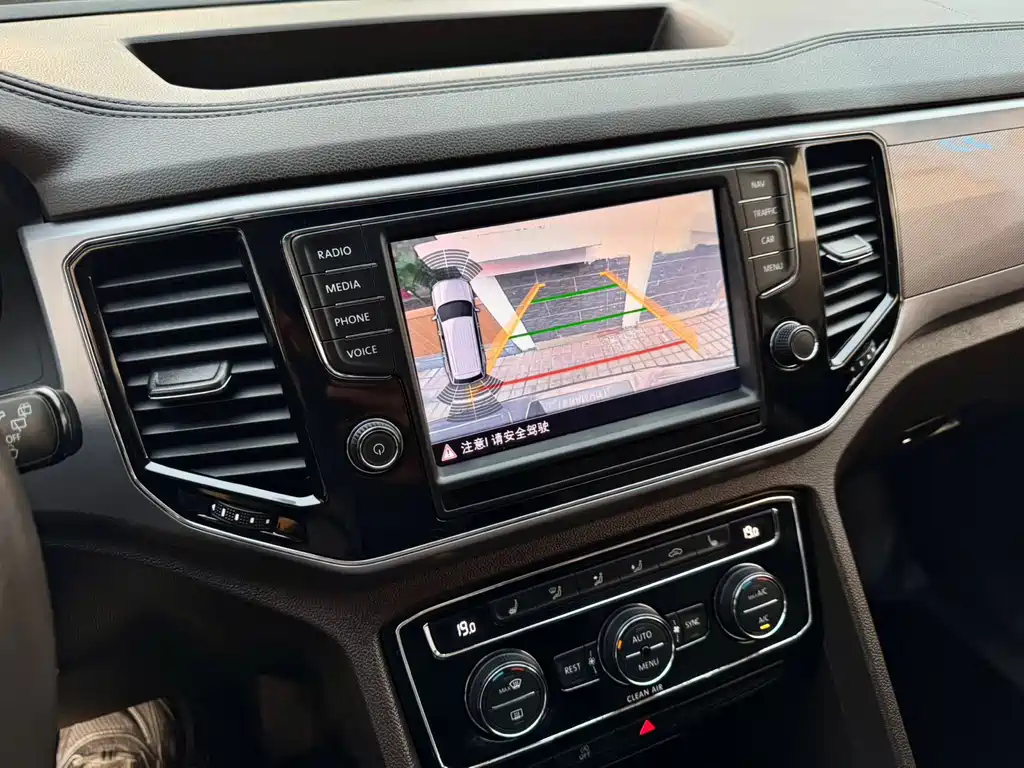 Volkswagen Teramont — миниатюра 11