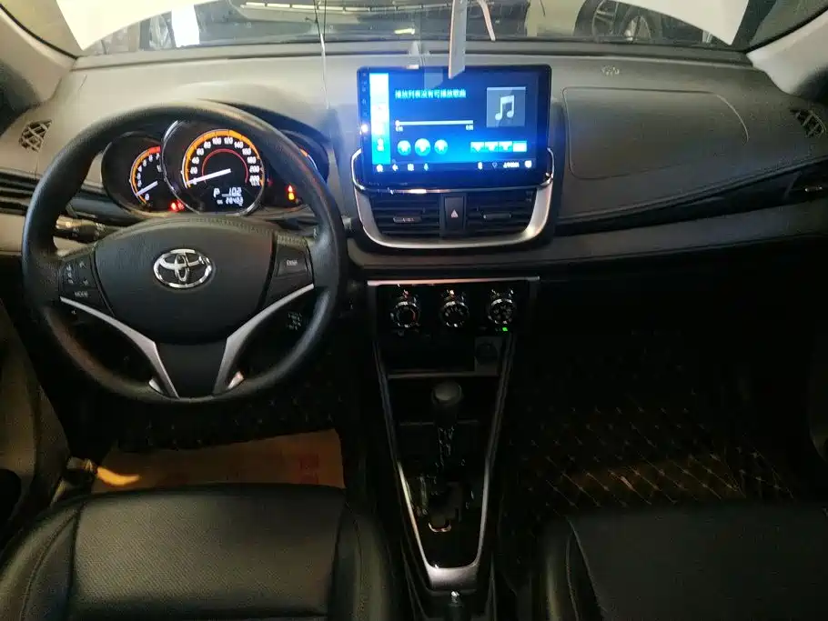 Toyota Yaris L — миниатюра 12