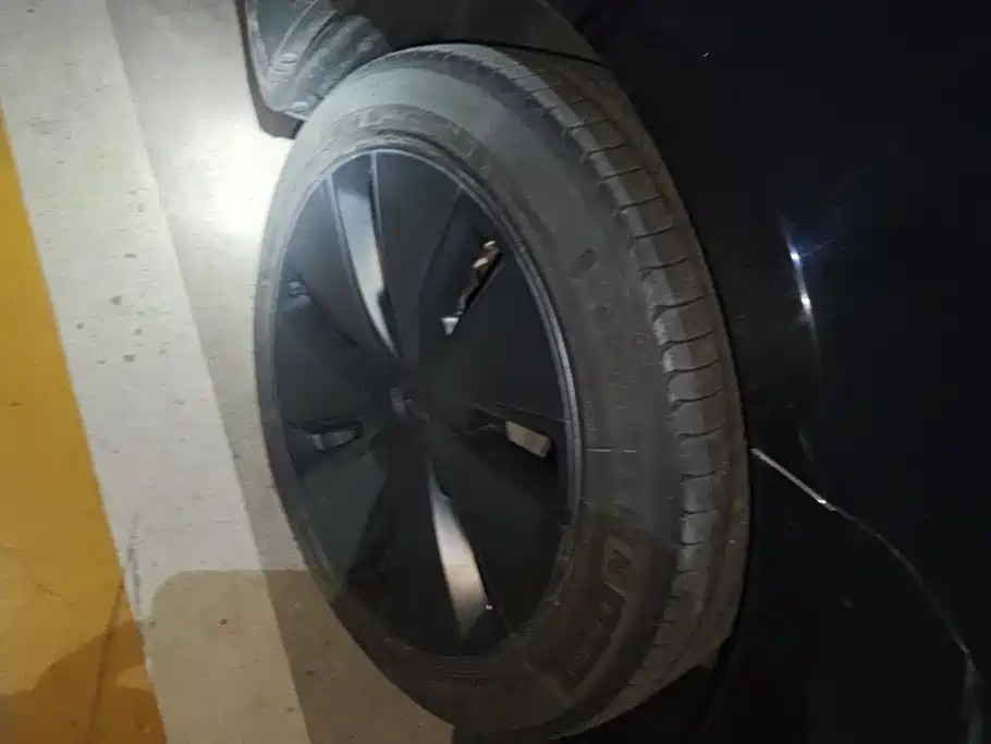 Tesla Model 3 — миниатюра 6