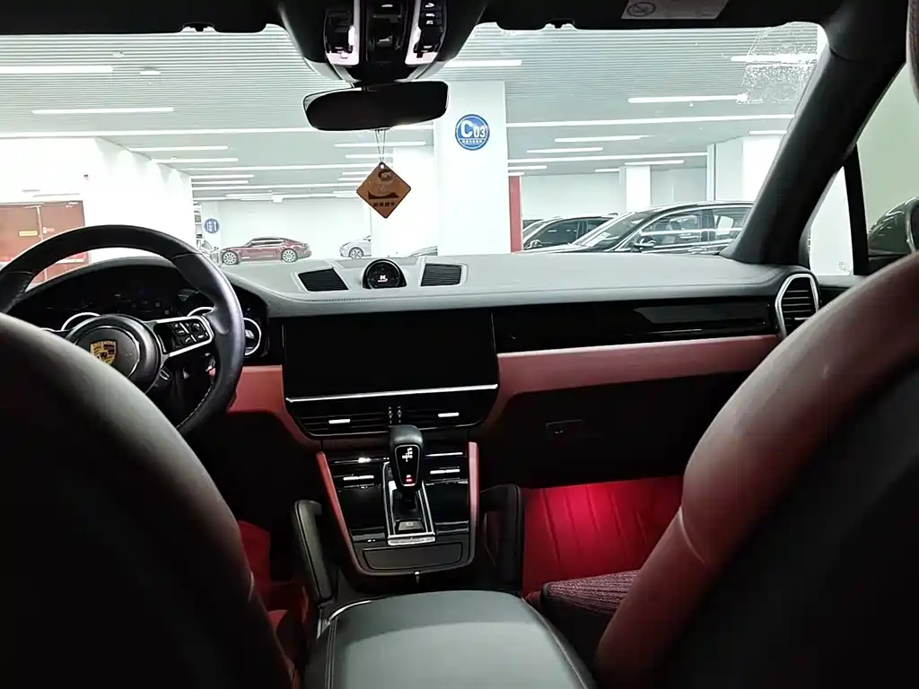 Porsche Cayenne — миниатюра 11