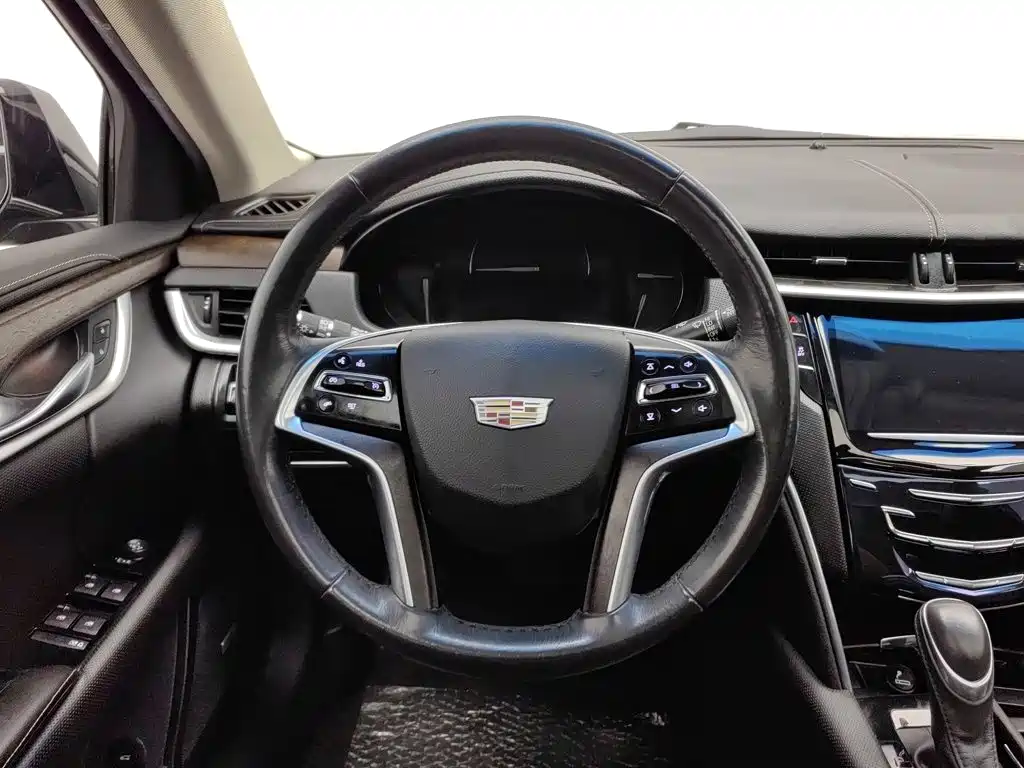 Cadillac XTS — миниатюра 11