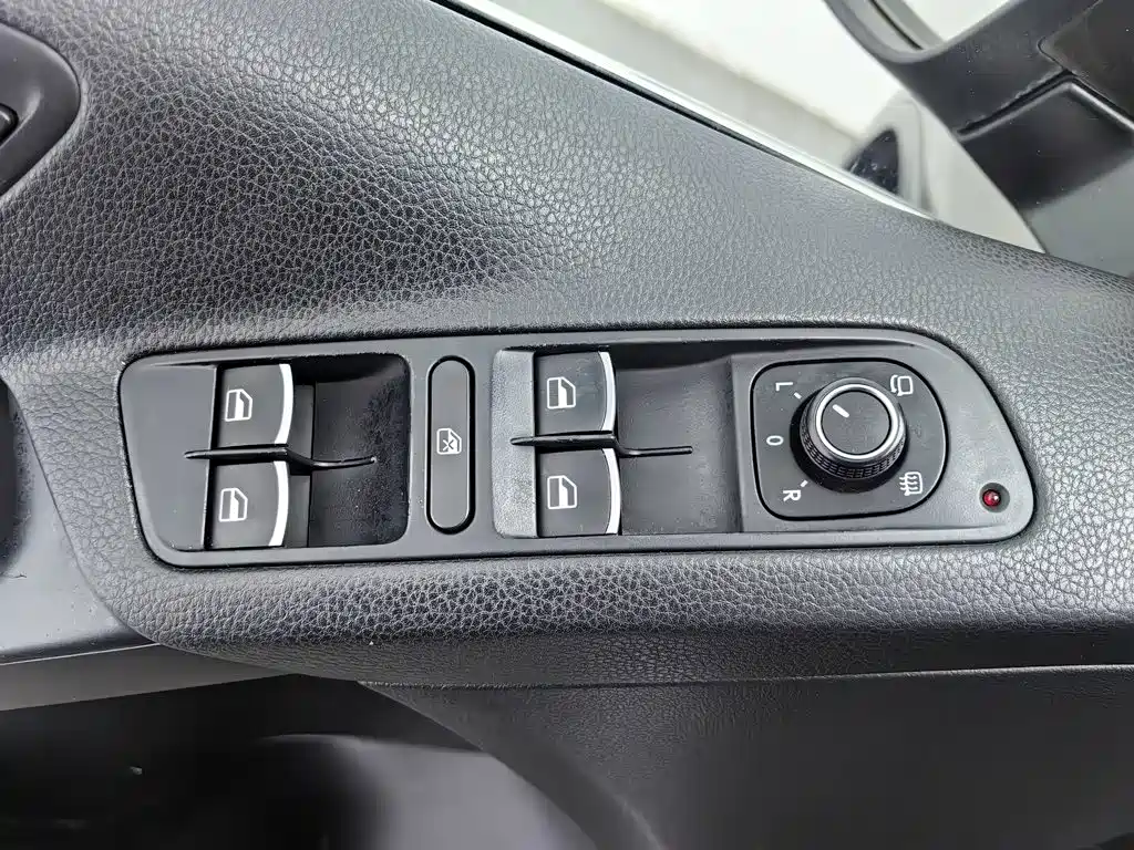 Volkswagen Tiguan — миниатюра 9