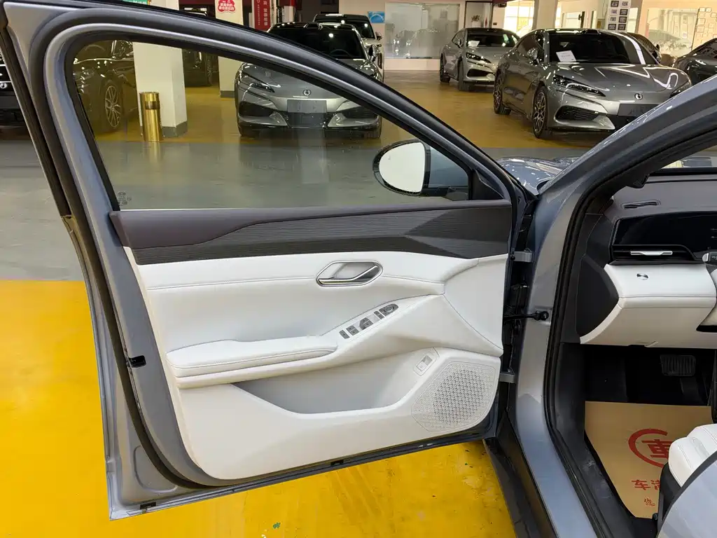 BYD 秦MAX — миниатюра 6