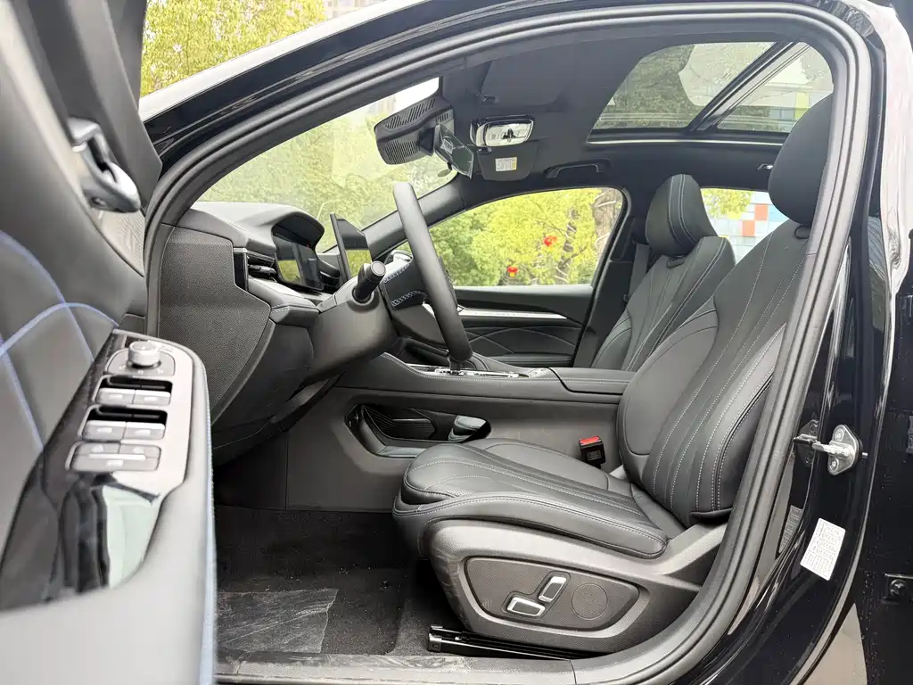 GEELY AUTOMOBILE XINGRUI