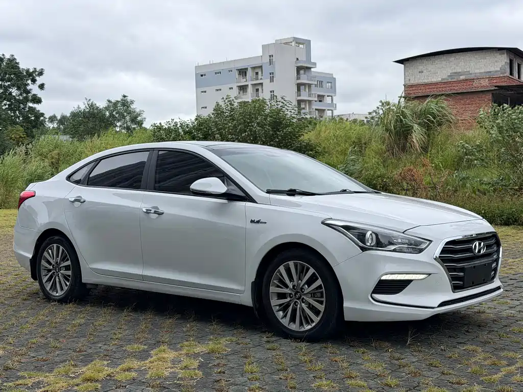 Hyundai Mistra — миниатюра 3