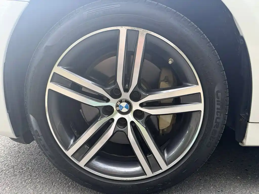 BMW 5 Series — миниатюра 18