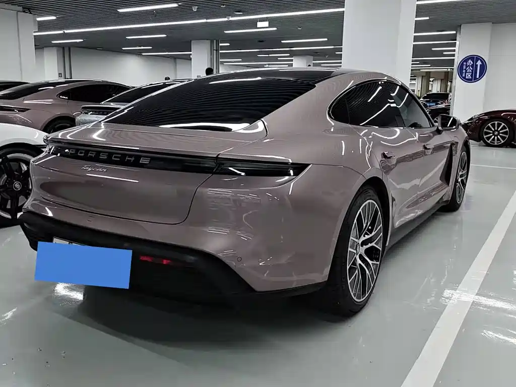 Porsche Taycan — миниатюра 14