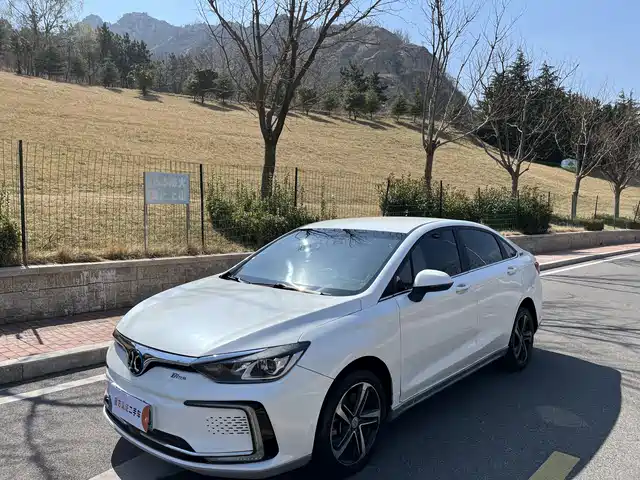 BAIC BEIJING EU5 2019
