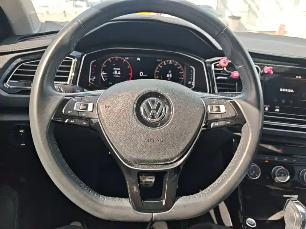 Volkswagen T-Roc — миниатюра 11