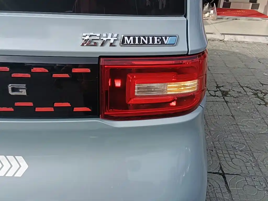 Wuling MINIEV — миниатюра 8