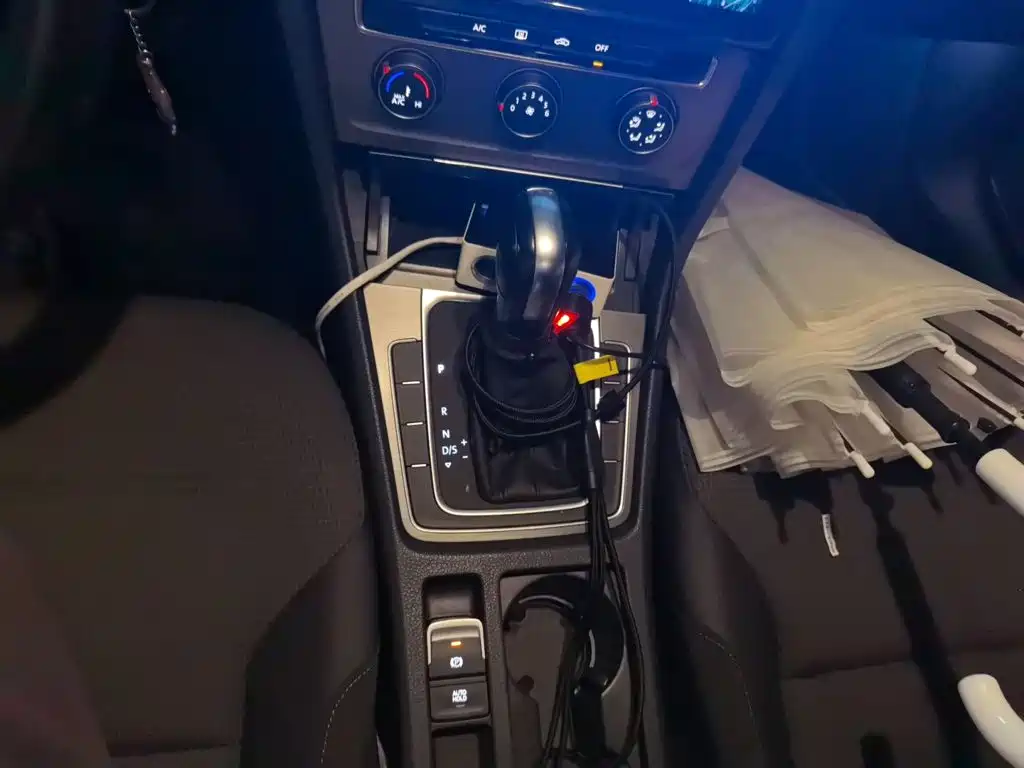 Volkswagen Golf — миниатюра 10