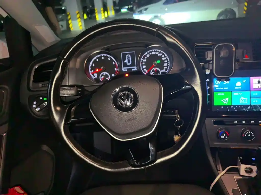 Volkswagen Golf — миниатюра 6