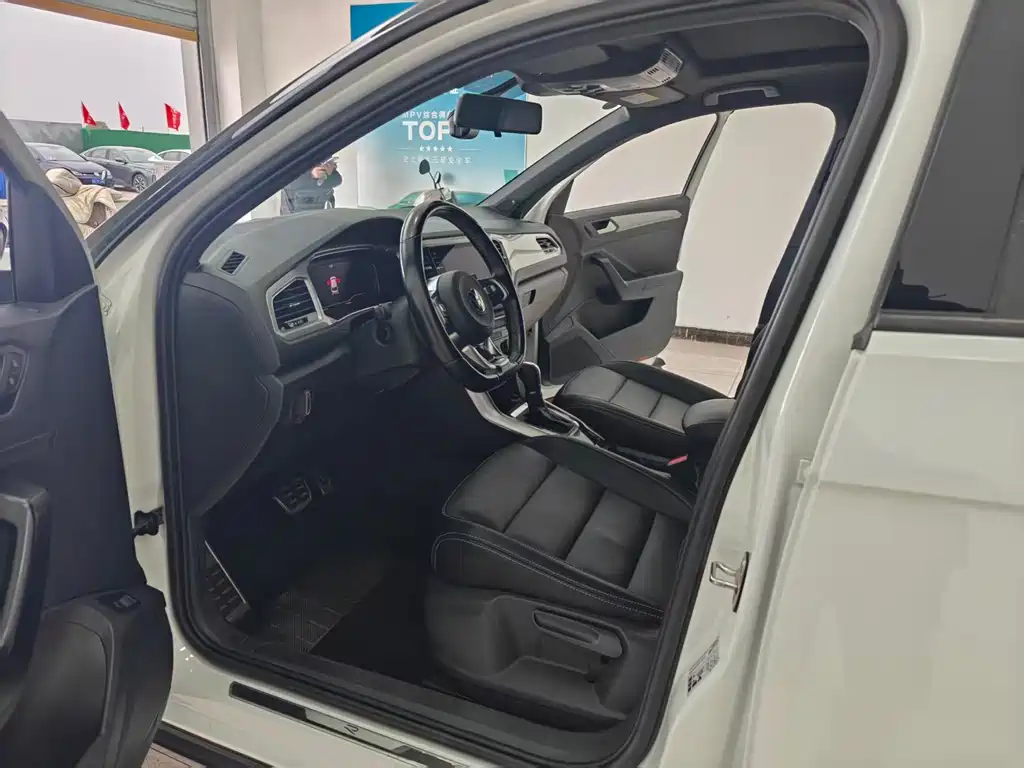 VOLKSWAGEN T ROC EXPLORING SONGS