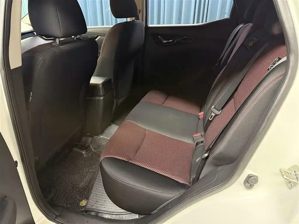 Nissan Qashqai — миниатюра 6