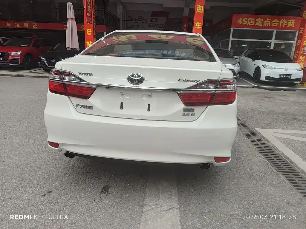 TOYOTA CAMRY