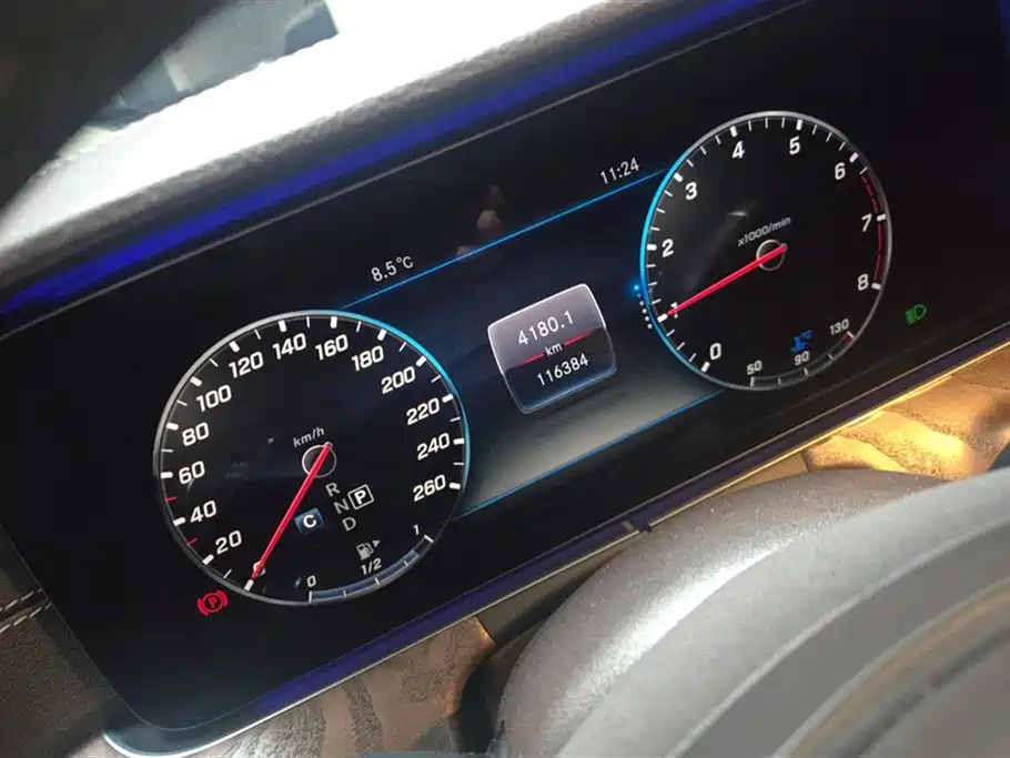 MERCEDES-BENZ E CLASS