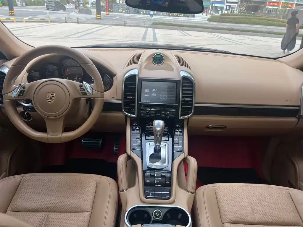 Porsche Cayenne — миниатюра 10