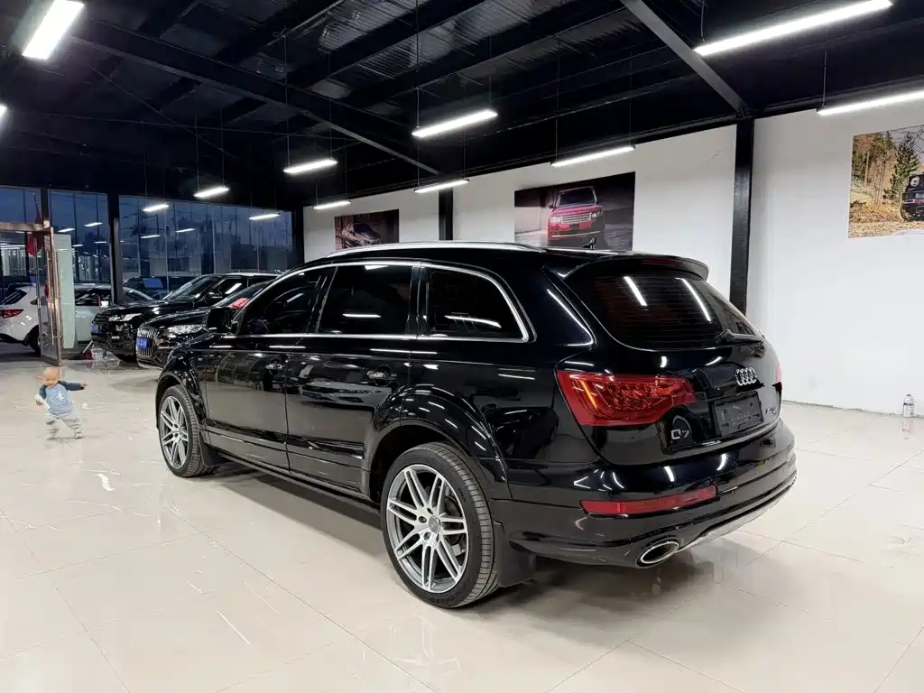 Audi Q7 — миниатюра 7