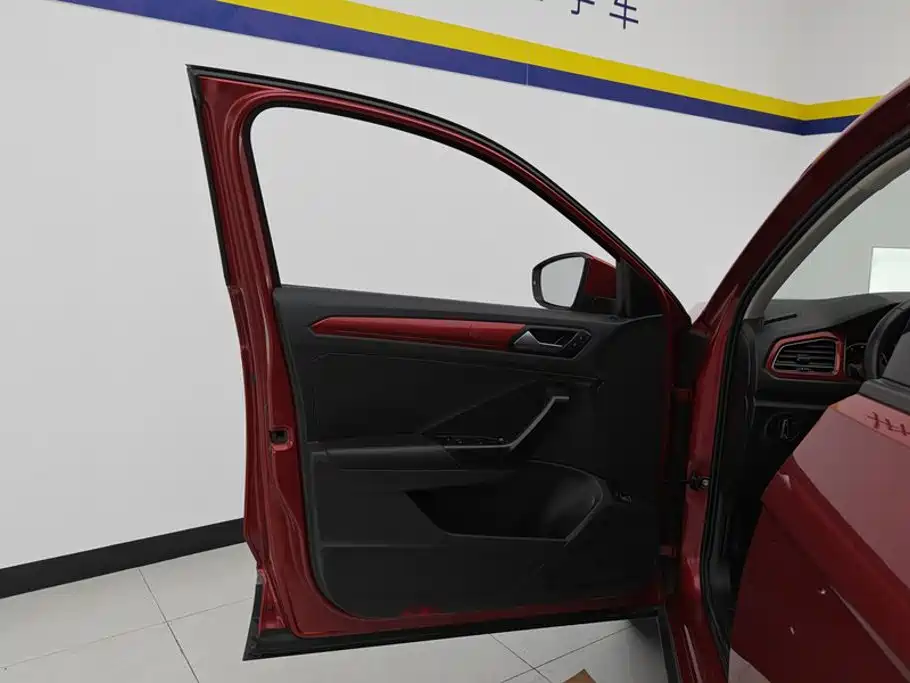 Volkswagen T-Roc — миниатюра 7