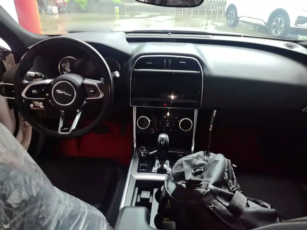 Jaguar XEL — миниатюра 10