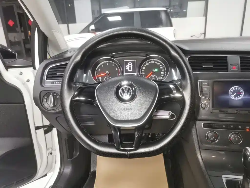 Volkswagen Golf — миниатюра 11