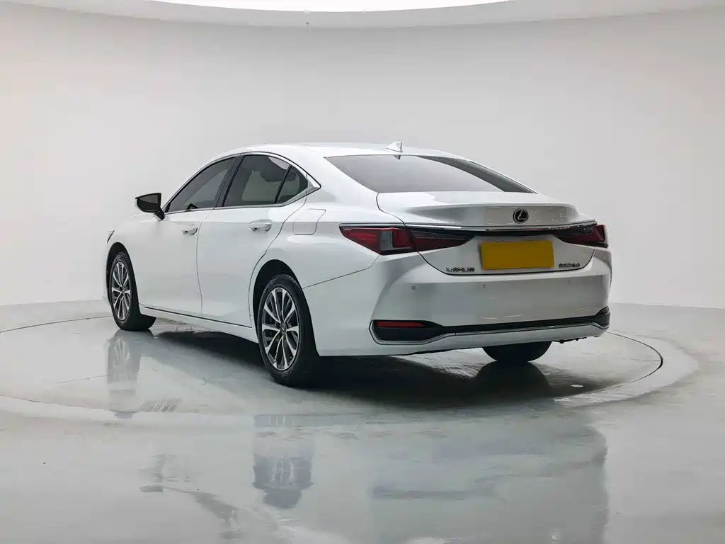 Lexus ES — фотографии объявления, Фото 7