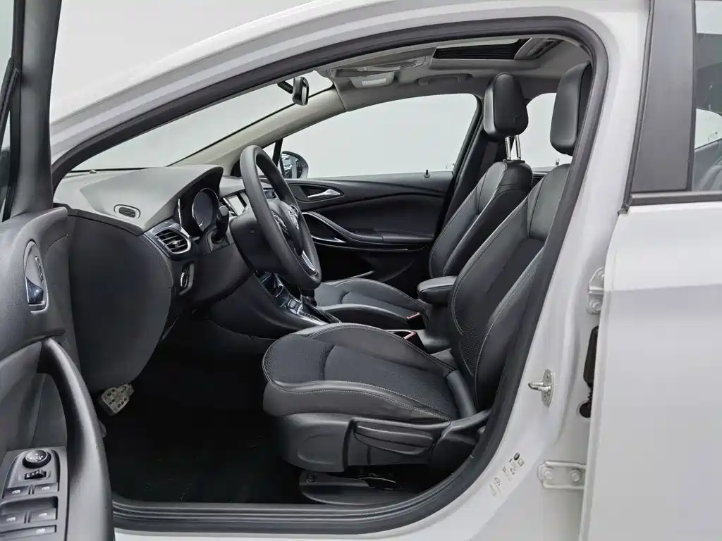 Buick Verano — миниатюра 10