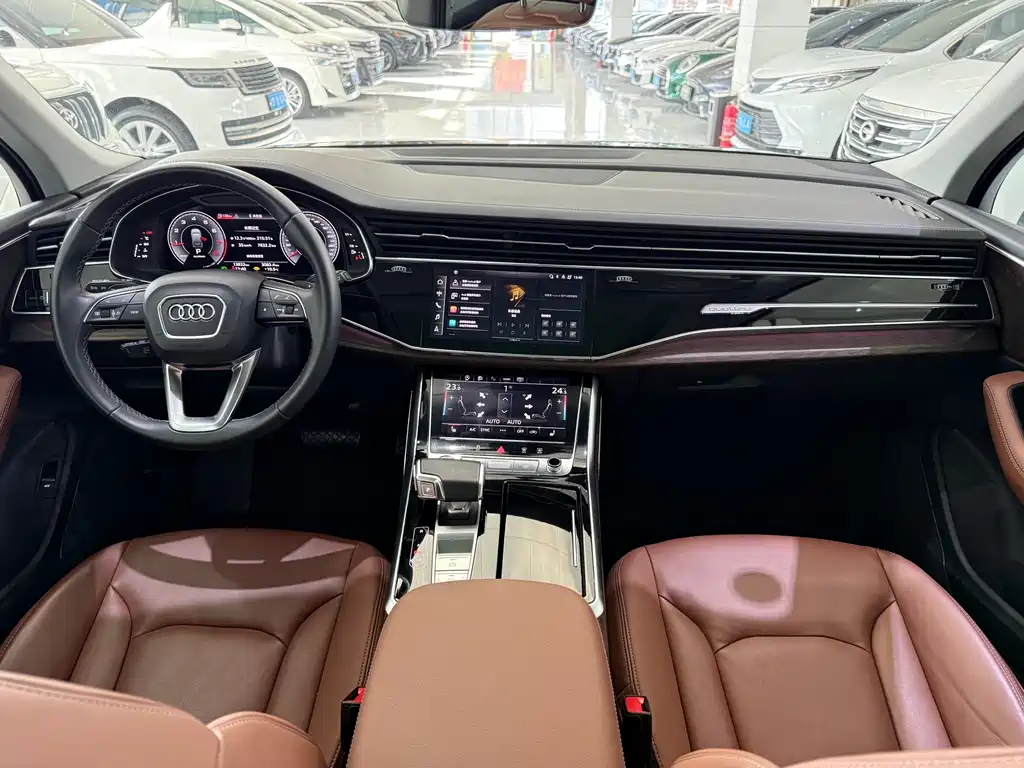 Audi Q7 — миниатюра 13
