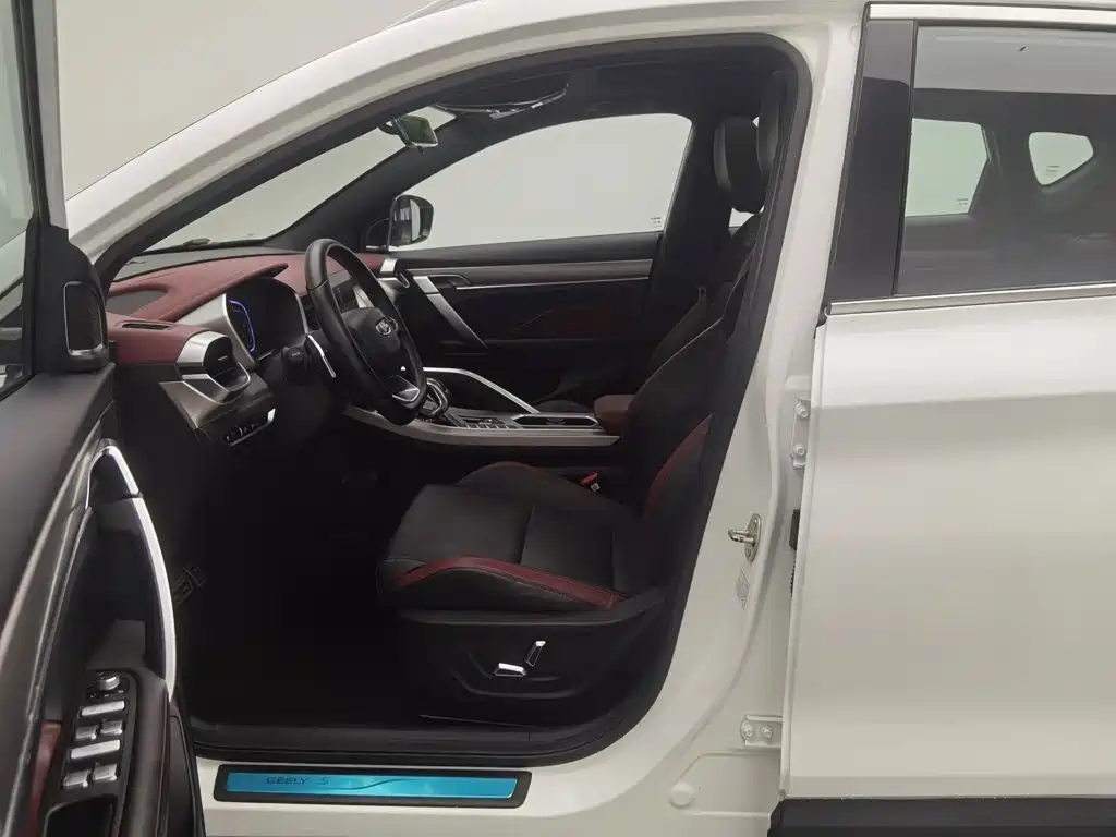 Geely Binyue — миниатюра 10