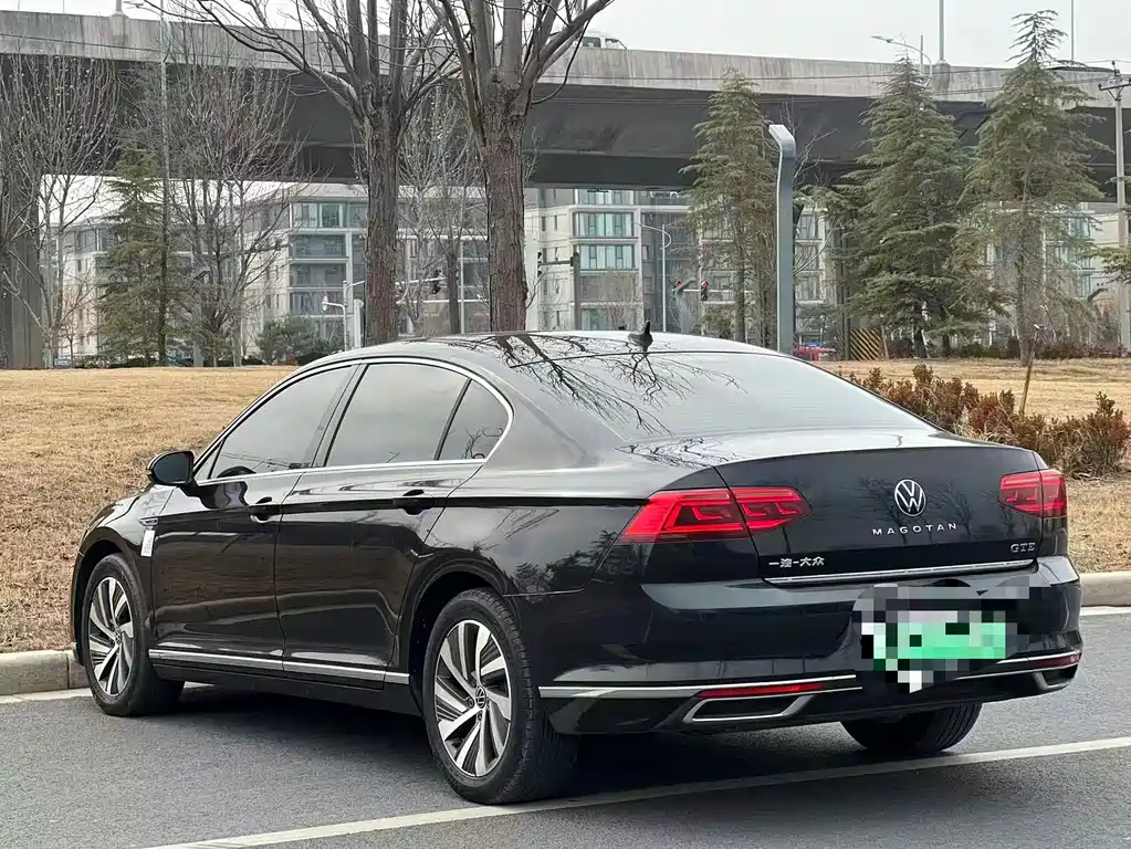 VOLKSWAGEN MAGOTAN GTE PLUG IN HYBRID