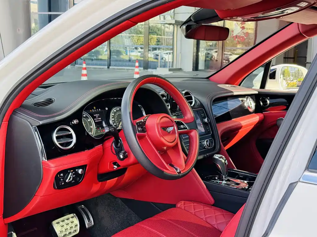 Bentley Bentayga — миниатюра 14