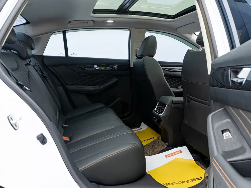 DONGFENG YI HYUN MAX