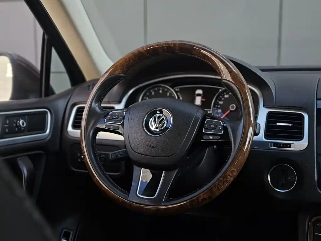 Volkswagen Touareg — миниатюра 17