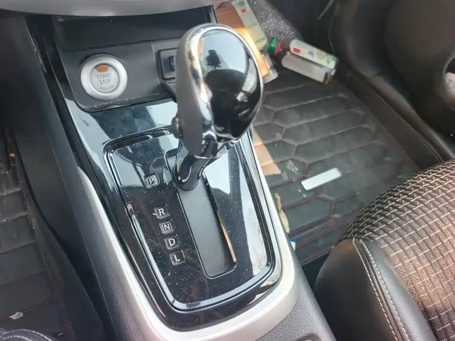 Nissan Tiida — миниатюра 16