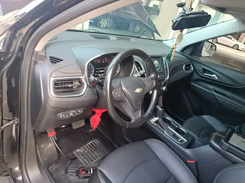 Chevrolet Equinox — миниатюра 10