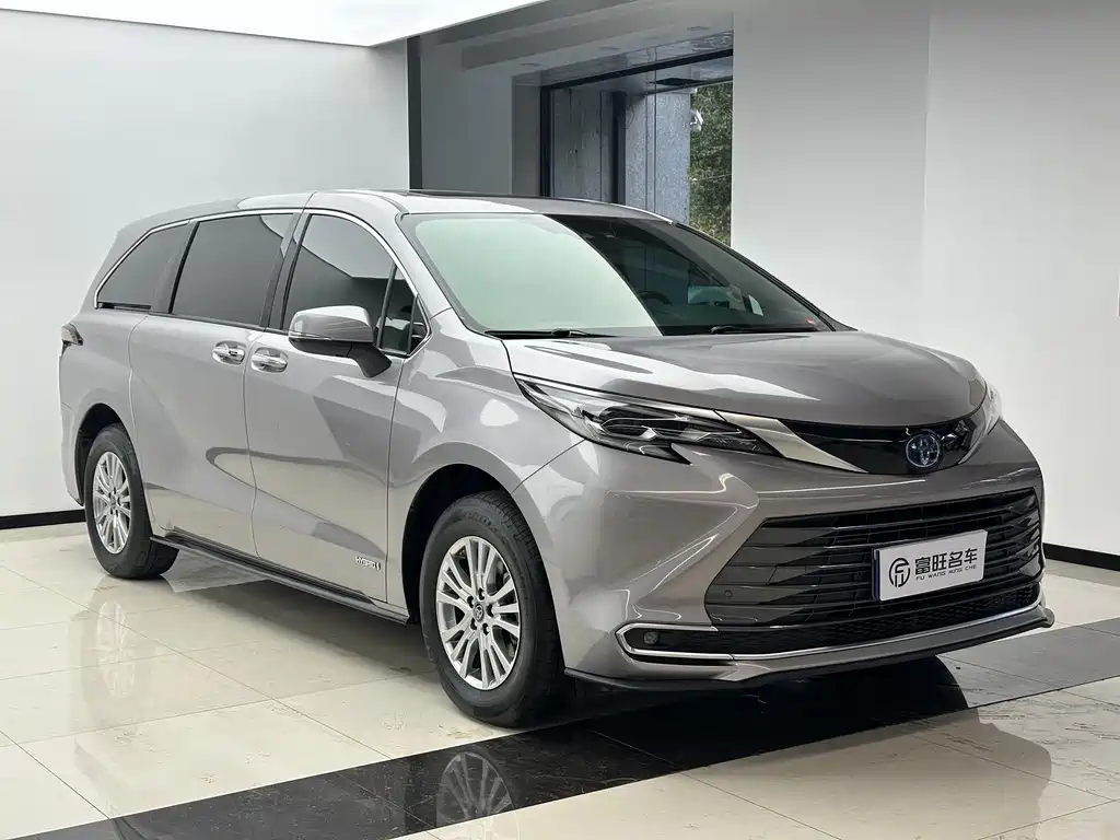 Toyota Sienna — миниатюра 2