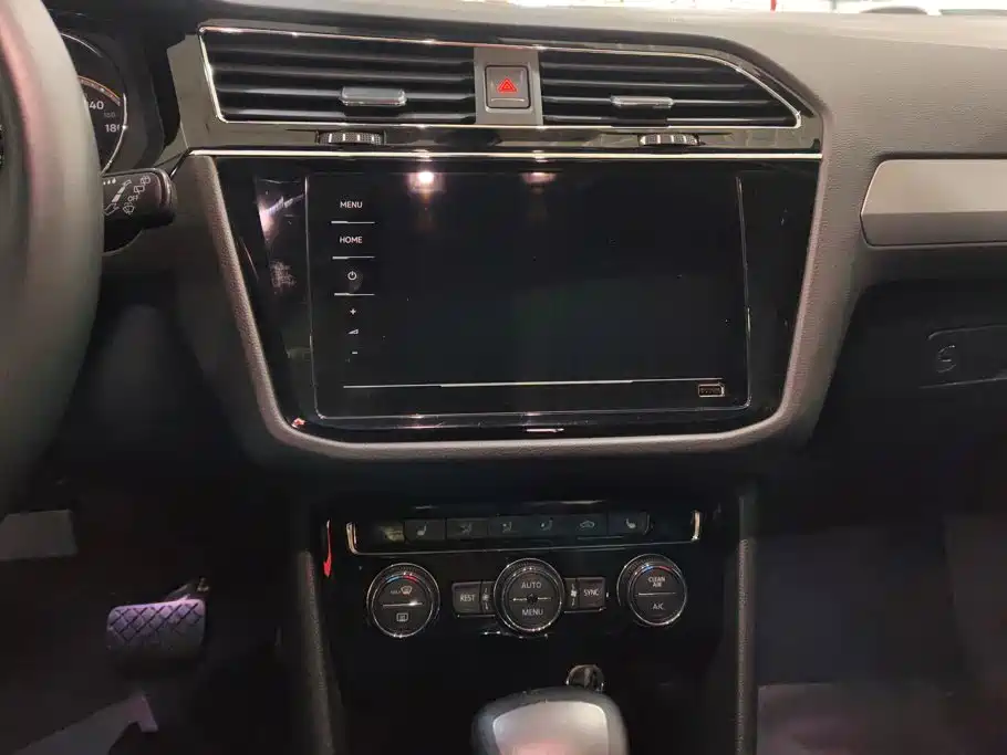 Volkswagen Tiguan L — миниатюра 13
